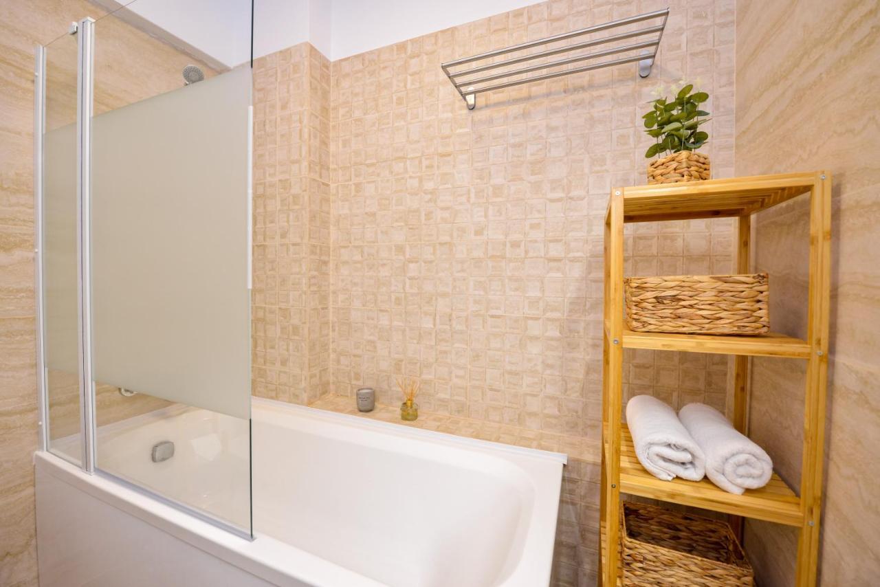 Sofia Cozy Apartment - Underground Private Parking 布加勒斯特 外观 照片