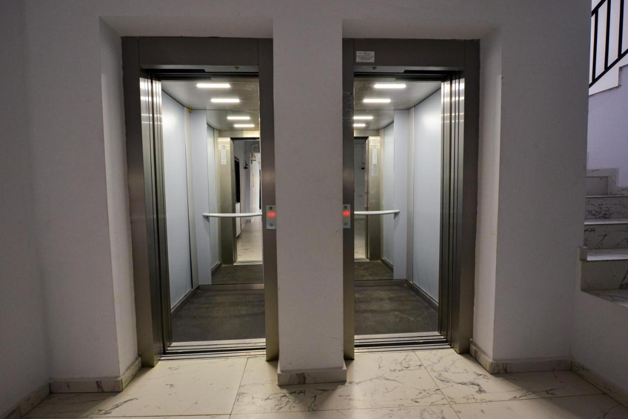 Sofia Cozy Apartment - Underground Private Parking 布加勒斯特 外观 照片